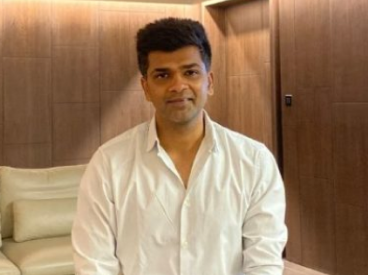 Mr. Saket Agrawal